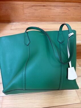 Tory Burch Green Leather Tote with White Tag
